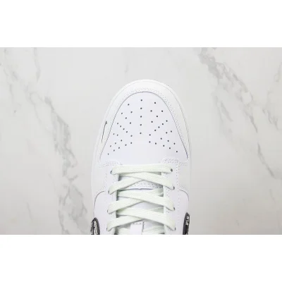 DIOR x Nike Dunk Low "White/Black/Mini Swoosh" фото № 4