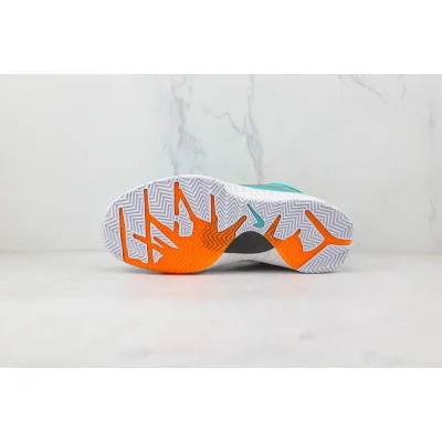 Undefeated x Nike Zoom Kobe 4 Protro "Hyper Jade" фото № 8