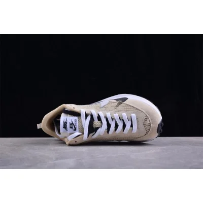 Nike Sacai x VaporWaffle "Milk Tea" фото № 3