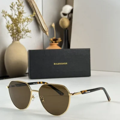 Солнцезащитные очки Balenciaga Thin Temples With Small Logo Inscription "Brown" фото № 2