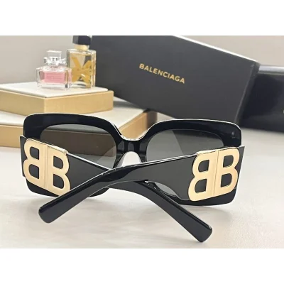 Солнцезащитные очки Balenciaga Wide Glasses Temples With Letters "Black/Gold" фото № 3 Солнцезащитные очки Balenciaga Wide Glasses Temples With Letters "Black/Gold" фото № 3