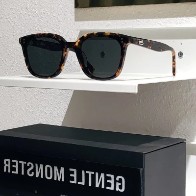 Солнцезащитные очки Gentle Monster Teardrop With Logo On Temples "Black/Brown" фото № 2 Солнцезащитные очки Gentle Monster Teardrop With Logo On Temples "Black/Brown" фото № 2
