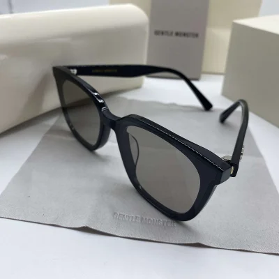 Солнцезащитные очки Gentle Monster Temples Decorated By Two Ovals And Dots "Black" фото № 7