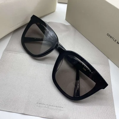 Солнцезащитные очки Gentle Monster Temples Decorated By Two Ovals And Dots "Black" фото № 9