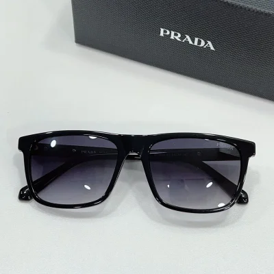 Солнцезащитные очки Prada Rectangle Form And Inscription On Frame "Black" фото № 2