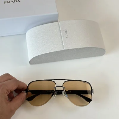 Солнцезащитные очки Prada Wide Logo Inscription On Side "Beige" фото № 2