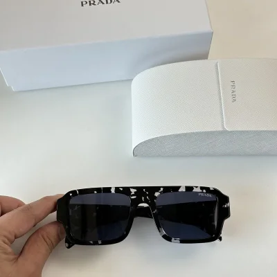 Солнцезащитные очки Prada Small Logo And Wide Line On Bridge Of Nose "Black/Blue" фото № 2