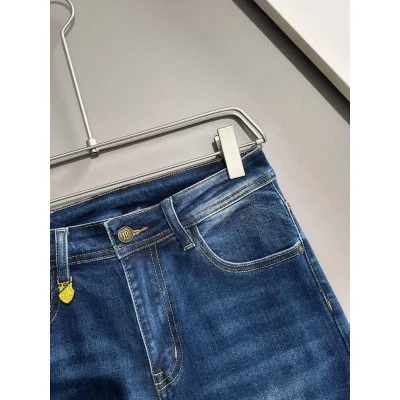 Джинсы Burberry Ripped Gold Mini Pendant BT "Blue" фото № 3 Джинсы Burberry Ripped Gold Mini Pendant BT "Blue" фото № 3