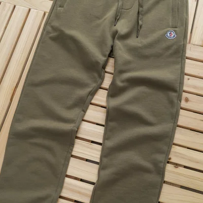 Штаны Moncler With Emblem "Brown" фото № 3 Штаны Moncler With Emblem "Brown" фото № 3