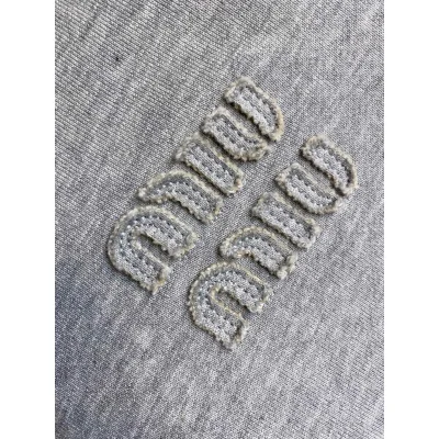 Худи Miu Miu Front Gray Logotype Miu Miu "Gray" фото № 4 Худи Miu Miu Front Gray Logotype Miu Miu "Gray" фото № 4