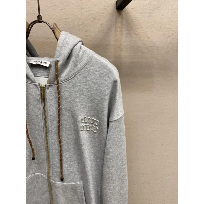 Худи Miu Miu Front Gray Logotype Miu Miu "Gray" фото № 3 Худи Miu Miu Front Gray Logotype Miu Miu "Gray" фото № 3