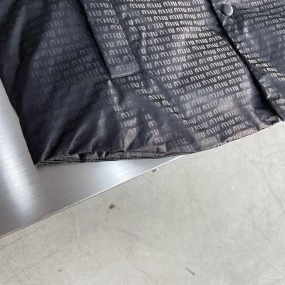 Куртка Miu Miu Frontside White Logotype On The Pocket "Black" фото № 5 Куртка Miu Miu Frontside White Logotype On The Pocket "Black" фото № 5