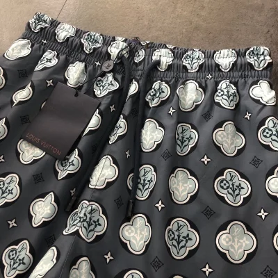 Шорты Louis Vuitton With Beautiful Brand Emblems "Gray" фото № 5
