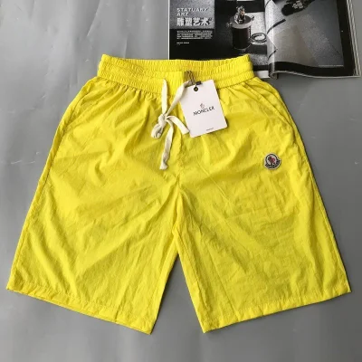 Шорты Moncler Solid Color With Small Logo "Yellow" фото № 2 Шорты Moncler Solid Color With Small Logo "Yellow" фото № 2