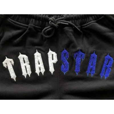 Шорты Trapstar Two Color Wide Logo And Front Pockets "Black" фото № 5 Шорты Trapstar Two Color Wide Logo And Front Pockets "Black" фото № 5