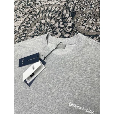 Футболка Christian Dior Frontside Light Logo Christian Dior "Gray" фото № 2 Футболка Christian Dior Frontside Light Logo Christian Dior "Gray" фото № 2