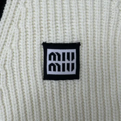 Кардиган Miu Miu Frontside White Rectangle Black Outline Logo "Beige" фото № 3