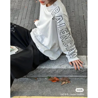 Свитшот Balenciaga Text On Left Sleeve "White" фото № 6