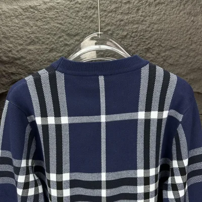 Свитшот Burberry Vertical And Horizontal Contrast Lines Print "Blue" фото № 6 Свитшот Burberry Vertical And Horizontal Contrast Lines Print "Blue" фото № 6