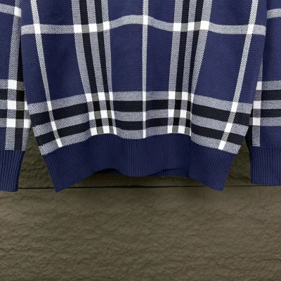Свитшот Burberry Vertical And Horizontal Contrast Lines Print "Blue" фото № 5 Свитшот Burberry Vertical And Horizontal Contrast Lines Print "Blue" фото № 5