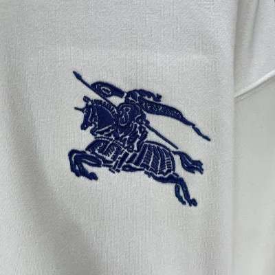 Свитшот Burberry Frontside Print Blue Warrior On The Horse "White" фото № 4 Свитшот Burberry Frontside Print Blue Warrior On The Horse "White" фото № 4