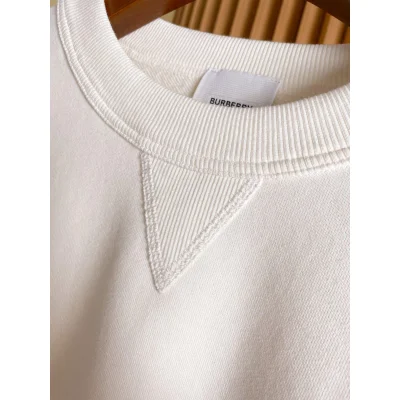 Свитшот Burberry Checked Print On The Sleeves Diagonal Lines "White" фото № 4 Свитшот Burberry Checked Print On The Sleeves Diagonal Lines "White" фото № 4