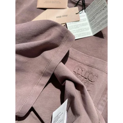 Свитшот Miu Miu Frontside Purple Logo On The Pocket Miu Miu "Purple" фото № 7 Свитшот Miu Miu Frontside Purple Logo On The Pocket Miu Miu "Purple" фото № 7