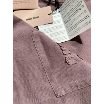 Свитшот Miu Miu Frontside Purple Logo On The Pocket Miu Miu "Purple" фото № 8 Свитшот Miu Miu Frontside Purple Logo On The Pocket Miu Miu "Purple" фото № 8