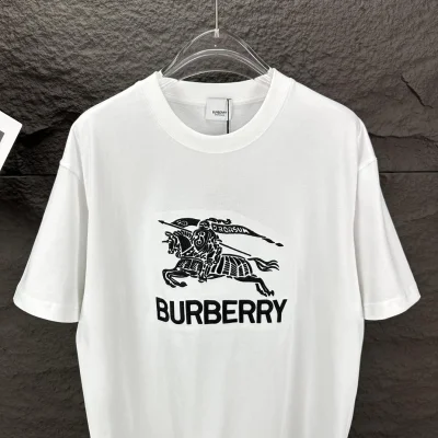 Футболка Burberry Frontside Print Big Black Warrior On The Horse "White" фото № 4 Футболка Burberry Frontside Print Big Black Warrior On The Horse "White" фото № 4