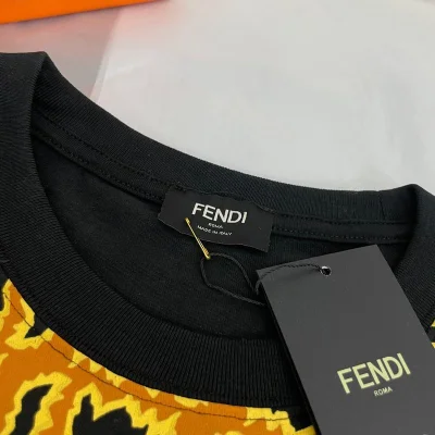 Футболка Fendi Fire Letter Print "Black" фото № 8 Футболка Fendi Fire Letter Print "Black" фото № 8