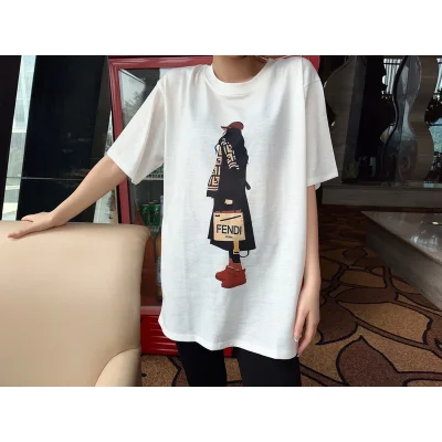 Футболка Fendi a Girl with a Logo "White" фото № 7 Футболка Fendi a Girl with a Logo "White" фото № 7