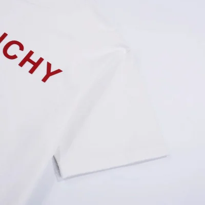 Футболка Givenchy With Logo Lettering In Red "White" фото № 4 Футболка Givenchy With Logo Lettering In Red "White" фото № 4