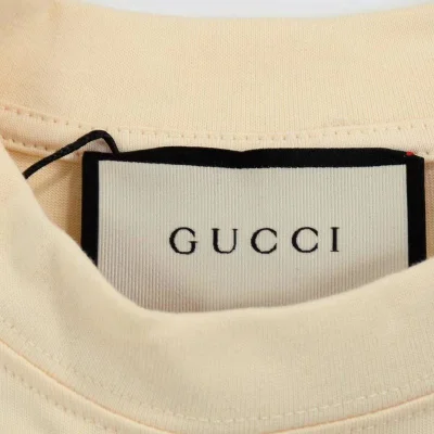 Футболка Gucci With A Rabbit Print In A Cap "Cream" фото № 3