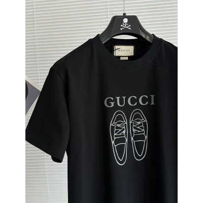 Футболка Gucci Shoes And Logo Print "Black" фото № 2
