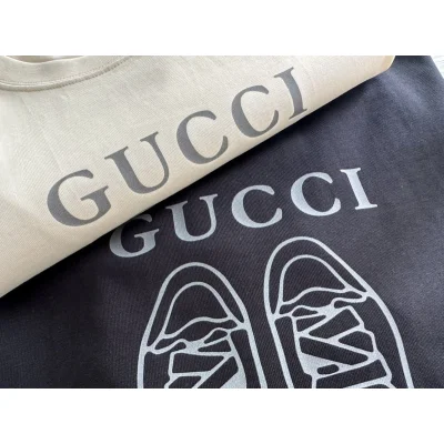 Футболка Gucci Shoes And Logo Print "Black" фото № 4