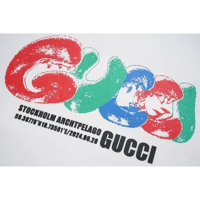 Футболка Gucci Multicolor Big Logo With Inscription Front "White" фото № 6 Футболка Gucci Multicolor Big Logo With Inscription Front "White" фото № 6