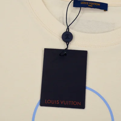 Футболка Louis Vuitton Logo With Brand Name Plate "Beige" фото № 2