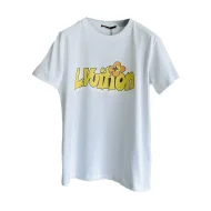 Футболка Louis Vuitton With A Flower On The Logo