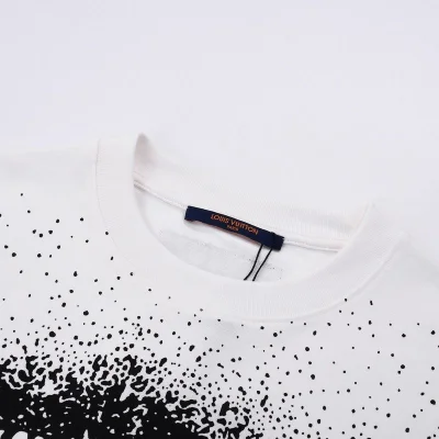 Футболка Louis Vuitton Paint "White" фото № 7 Футболка Louis Vuitton Paint "White" фото № 7