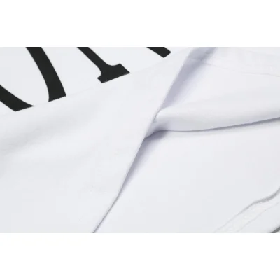 Футболка Vlone Gray V Logo "White" фото № 3 Футболка Vlone Gray V Logo "White" фото № 3