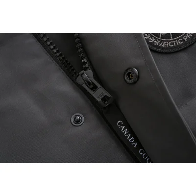 Жилетка Canada Goose Garson Vest "Gray" фото № 2 Жилетка Canada Goose Garson Vest "Gray" фото № 2