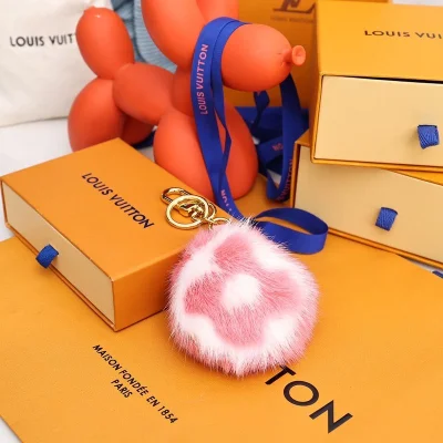 Брелок Louis Vuitton Fur Ball "Pink" фото № 2