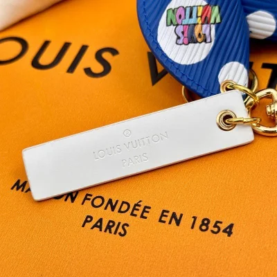 Брелок Louis Vuitton Shaped Like Ears "Blue" фото № 2 Брелок Louis Vuitton Shaped Like Ears "Blue" фото № 2