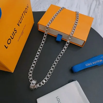 Подвеска Louis Vuitton Decorated Symbols And Logo - Ring "Silver" фото № 3