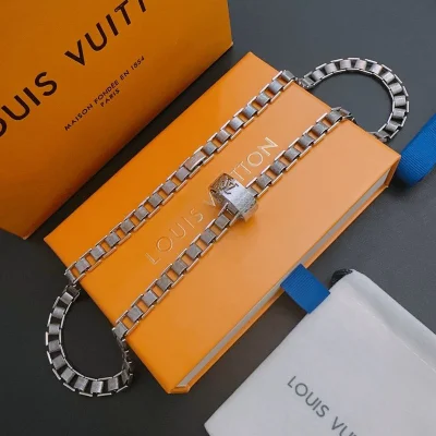 Подвеска Louis Vuitton Decorated Symbols And Logo - Ring "Silver" фото № 2