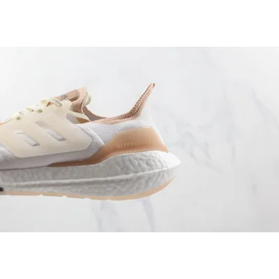 Adidas UltraBoost 22 "White Halo Blush" фото № 4