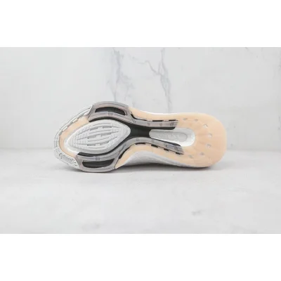 Adidas UltraBoost 22 "White Halo Blush" фото № 8