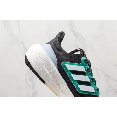 Adidas Ultraboost Light "Carbon Court Green" фото № 4 Adidas Ultraboost Light "Carbon Court Green" фото № 4
