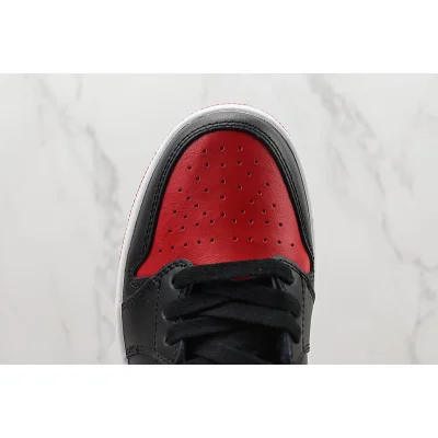 Air Jordan 1 Retro Low OG "UNC to Chicago" фото № 3 Air Jordan 1 Retro Low OG "UNC to Chicago" фото № 3