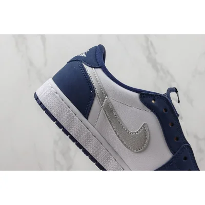 Air Jordan 1 Low "Midnight Navy/White" фото № 4 Air Jordan 1 Low "Midnight Navy/White" фото № 4